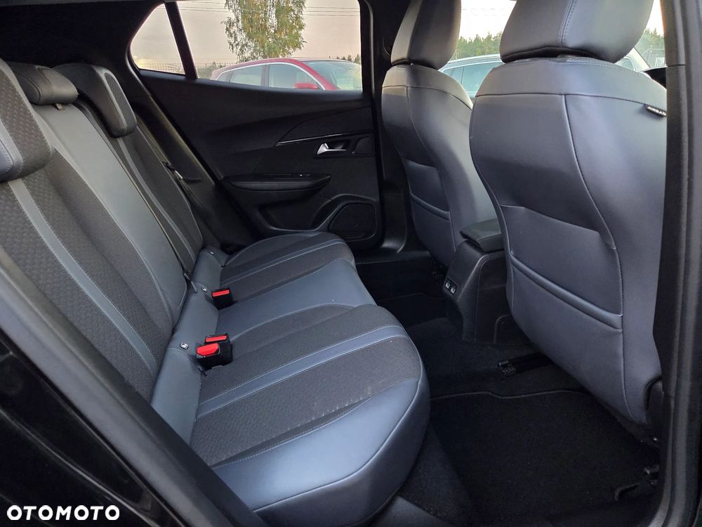 Peugeot 2008 1.5 BlueHDi GT Pack S&S EAT8 - 33