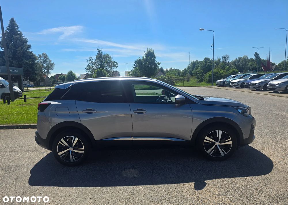 Peugeot 3008 PureTech 130 Stop & Start GPF EAT8 Allure - 4