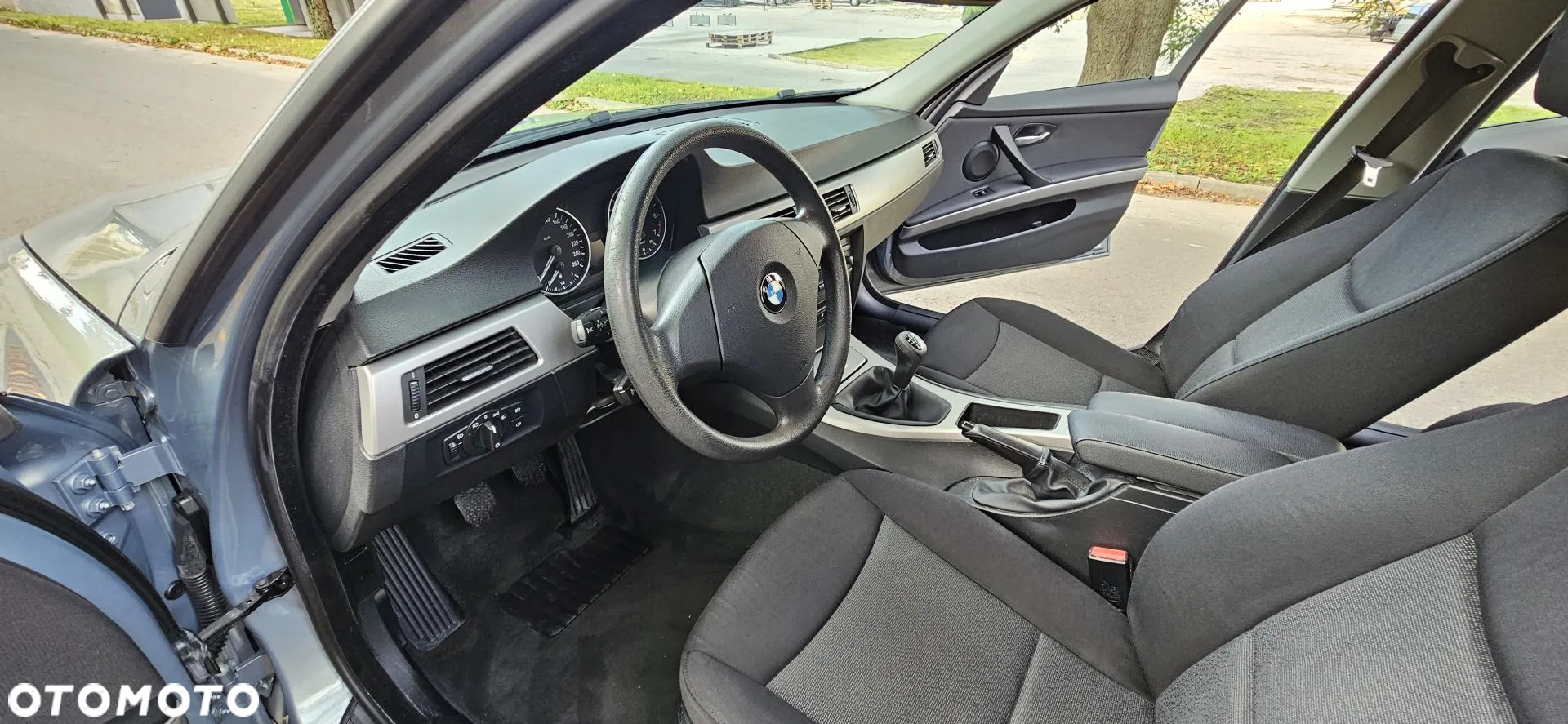 BMW Seria 3 318i - 11