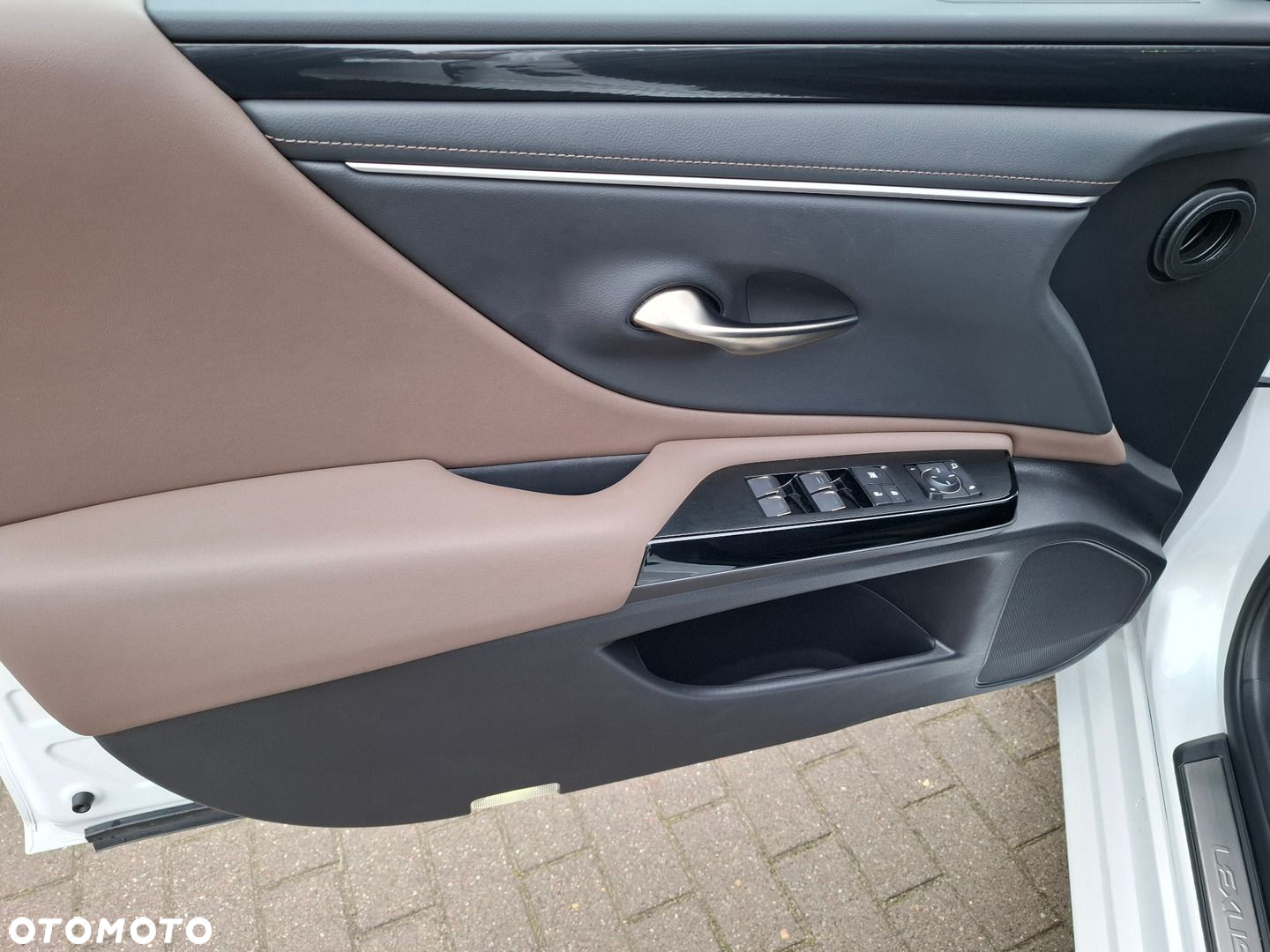 Lexus ES - 12
