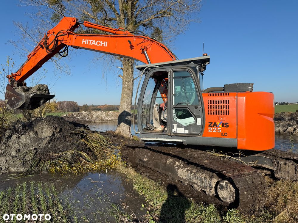 Hitachi ZAXIS ZX 225 USLC - 3 - 5