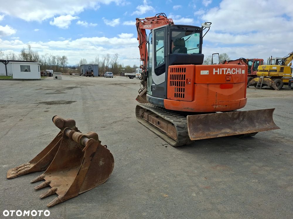 Hitachi ZX85 USB - 14
