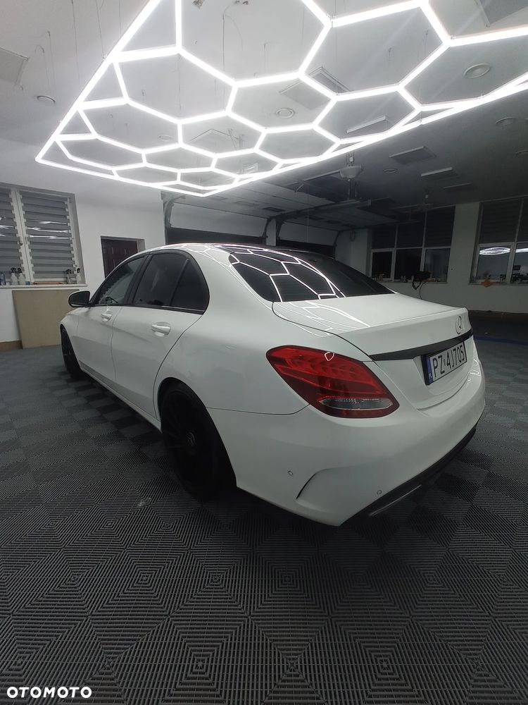 Mercedes-Benz Klasa C 200 CGI BlueEff Classic - 12