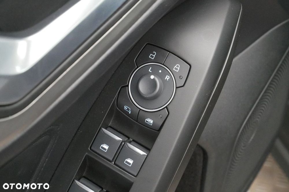 Ford Focus 1.0 EcoBoost Titanium - 27