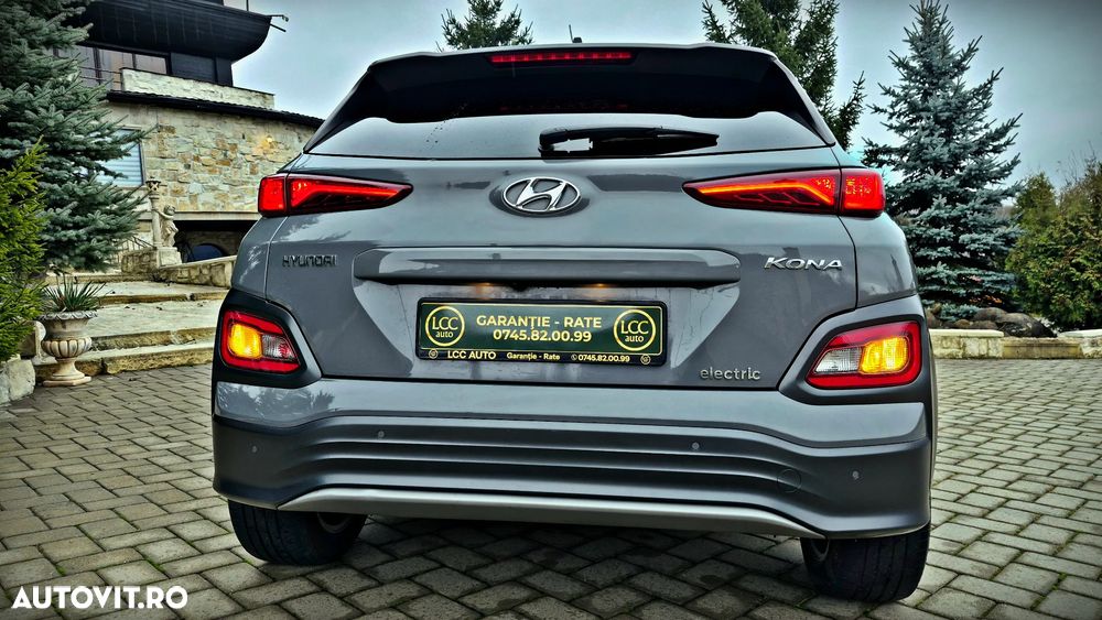 Hyundai KONA EV Premium - 32