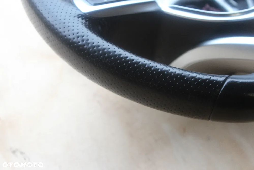 KIEROWNICA MULTIFUNKCJA SKÓRA ŁOPATKI MERCEDES W213 A0004606203 2018 - 11