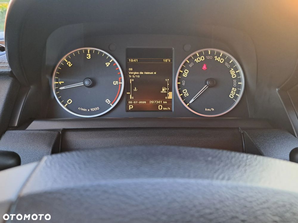 Land Rover Discovery SD V6 HSE - 11