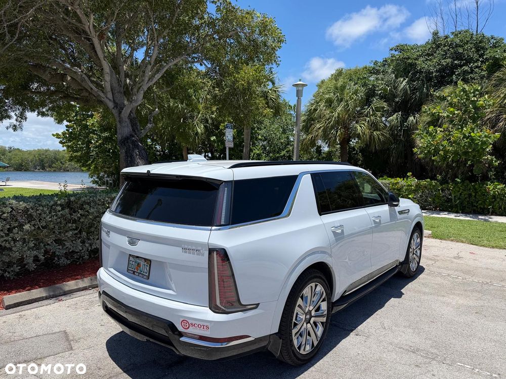 Cadillac Escalade - 26