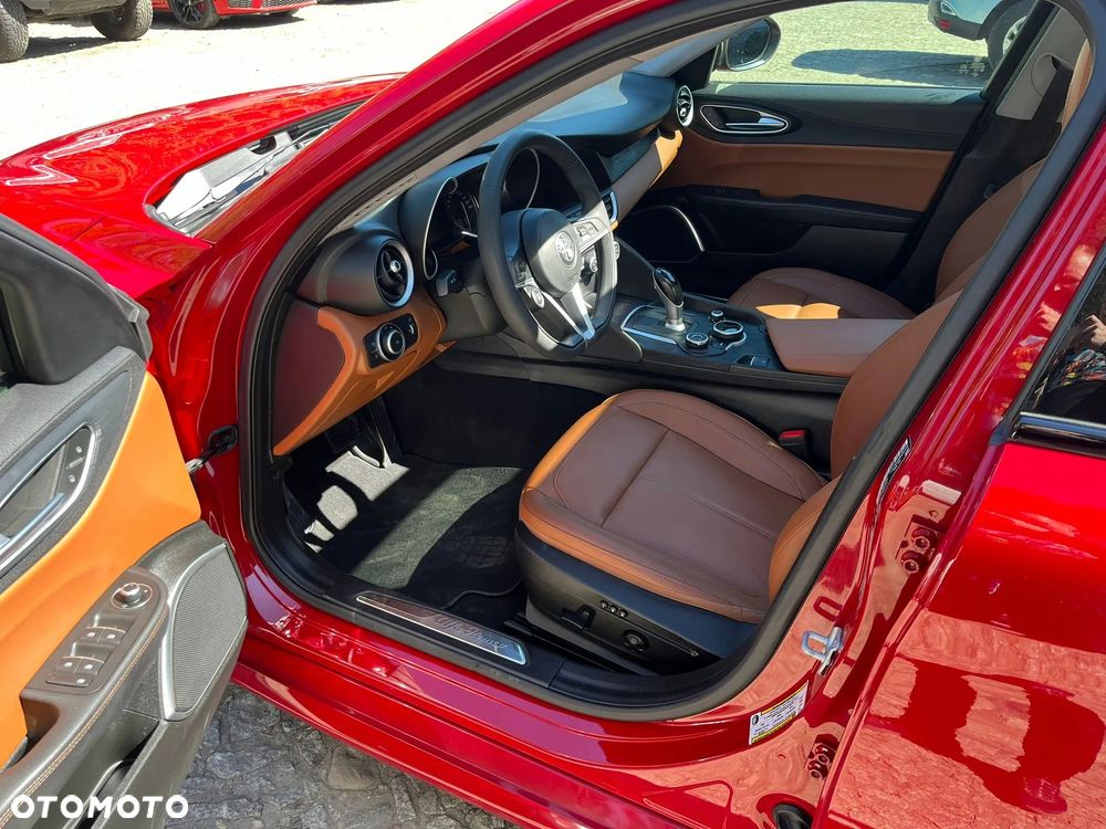 Alfa Romeo Giulia - 7