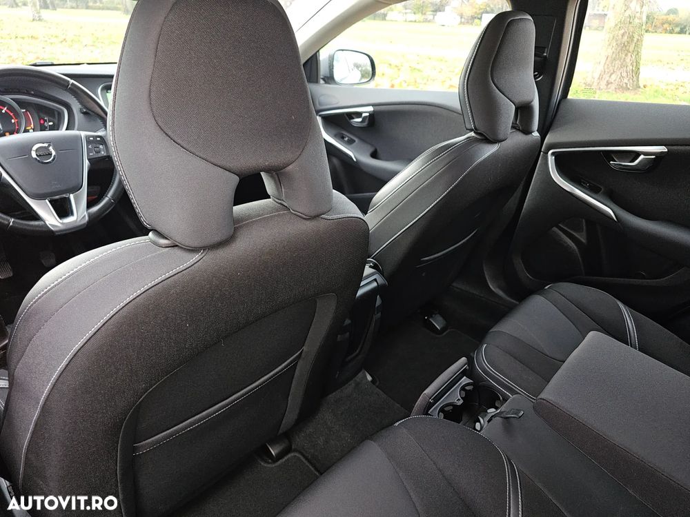Volvo V40 D2 Linje Svart - 9
