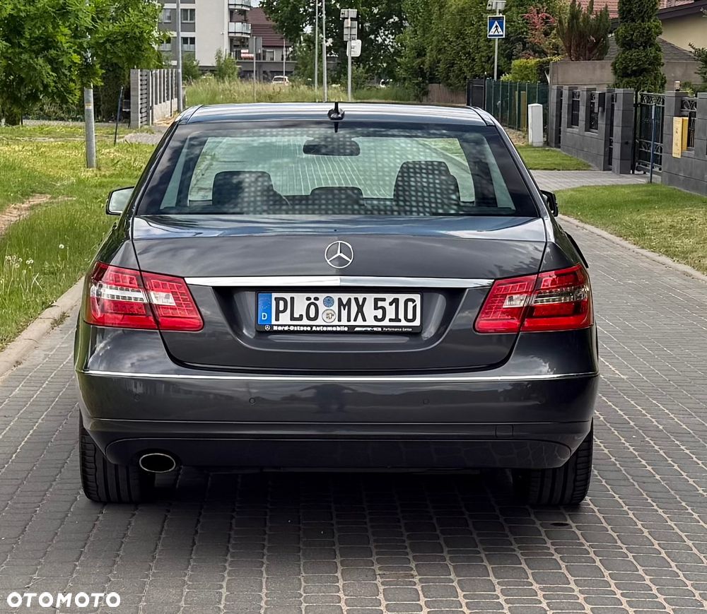 Mercedes-Benz Klasa E 200 CGI BlueEFFICIENCY 7G-TRONIC Avantgarde - 3