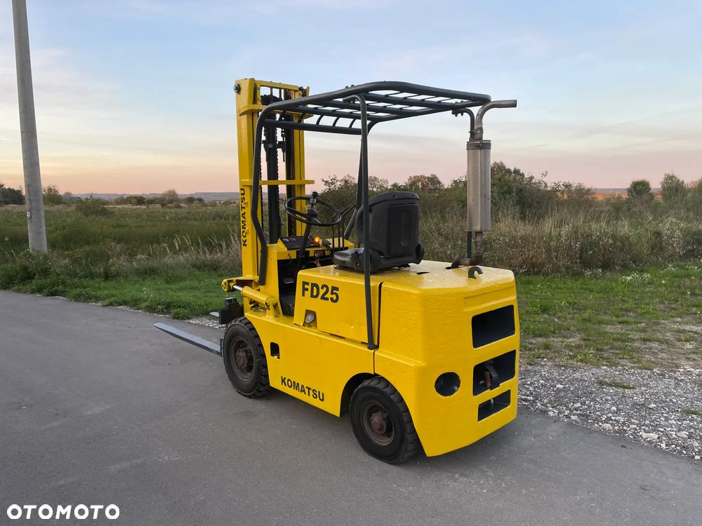 Komatsu FD25-6 - 4