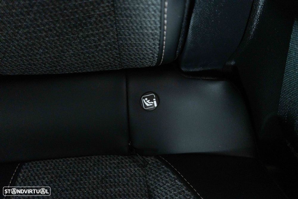 Peugeot 2008 1.2 PureTech Allure Pack EAT8 - 12