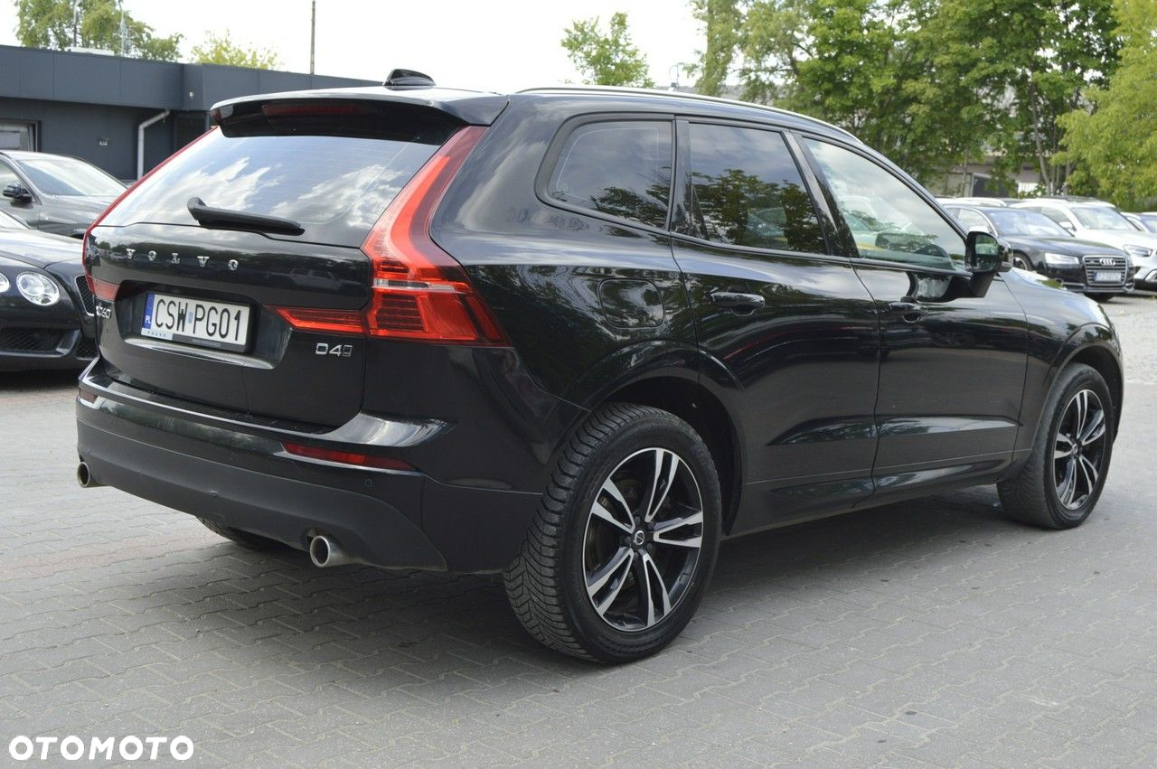 Volvo XC 60 D4 AWD Momentum - 4
