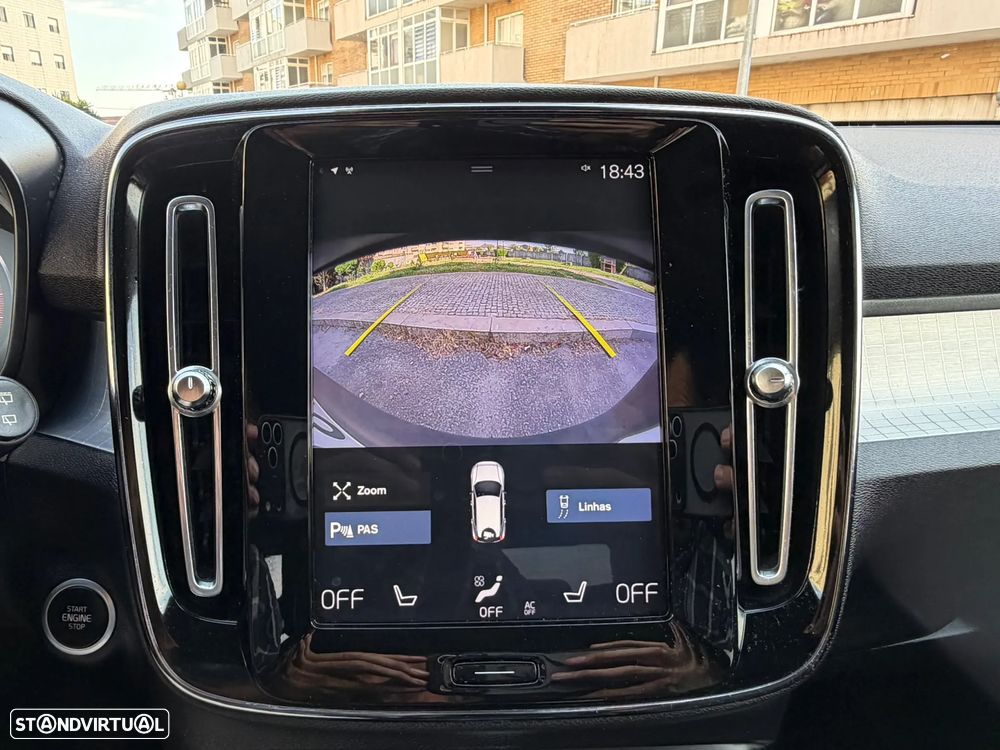Volvo XC 40 T3 Momentum - 32