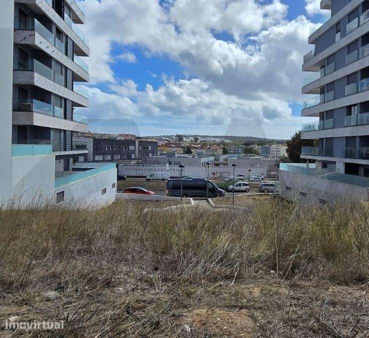 Lote de terreno com projeto aprovado e licença a pagamento na Amadora - Grande imagem: 2/11