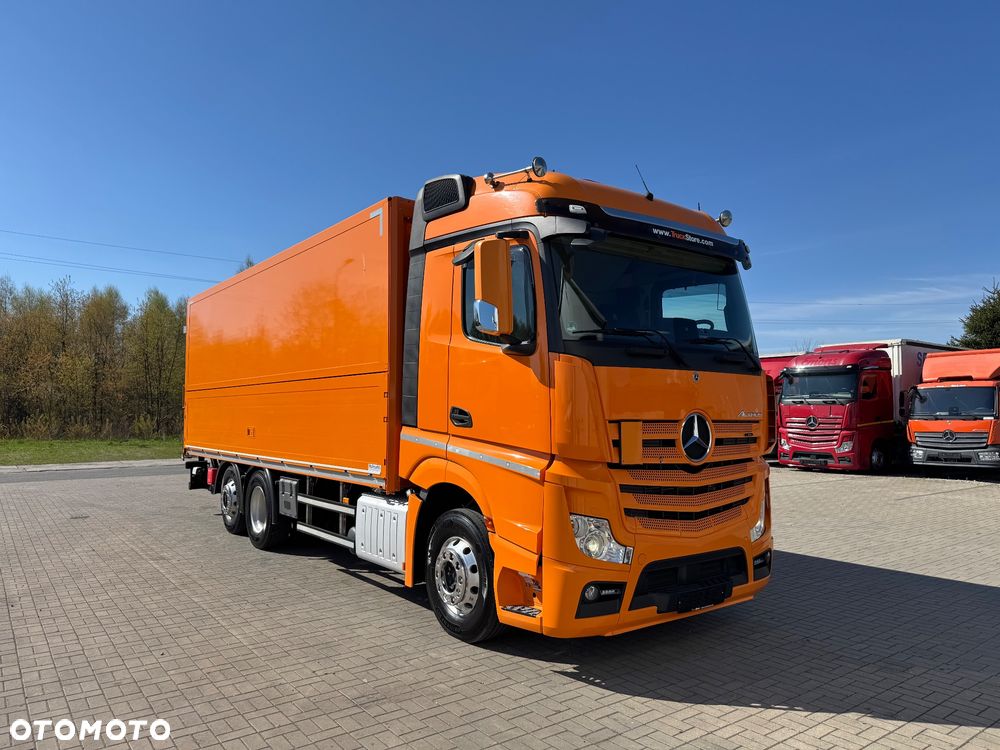 Mercedes-Benz Actros - 1