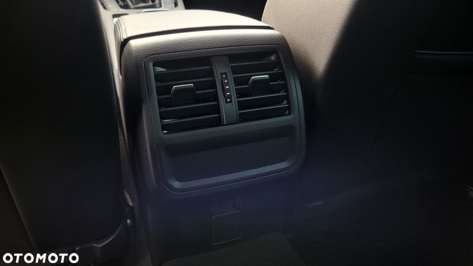 Volkswagen Passat - 14