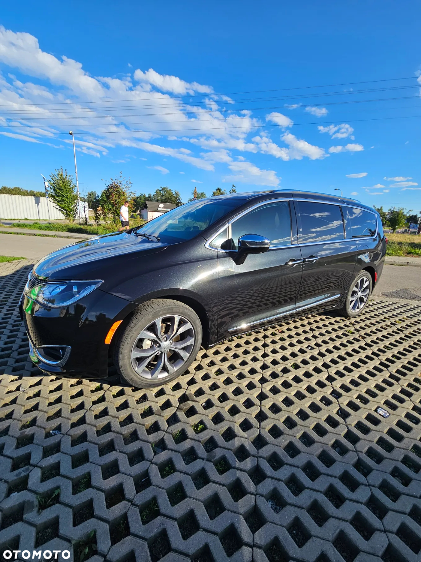 Chrysler Pacifica - 19