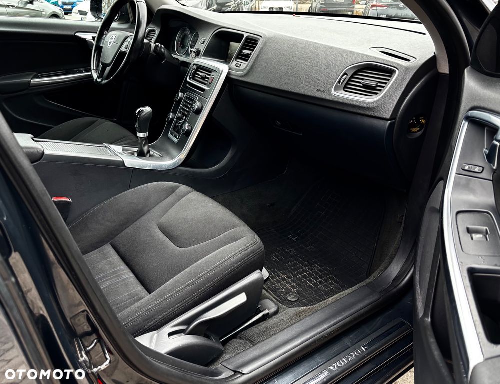 Volvo S60 T3 Kinetic - 6