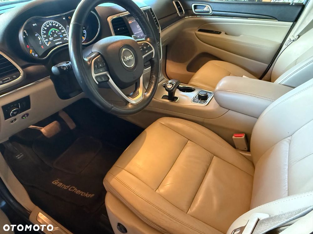 Jeep Grand Cherokee - 9