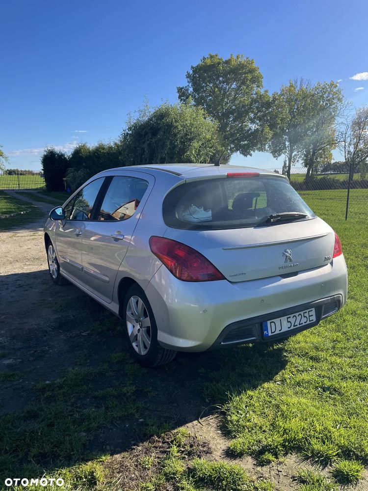 Peugeot 308 2011 photo 5