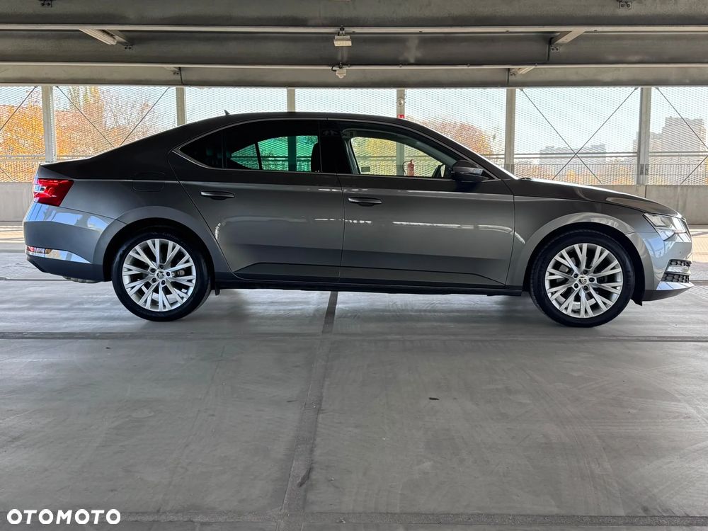 Skoda Superb 2.0 TSI Ambition DSG - 6