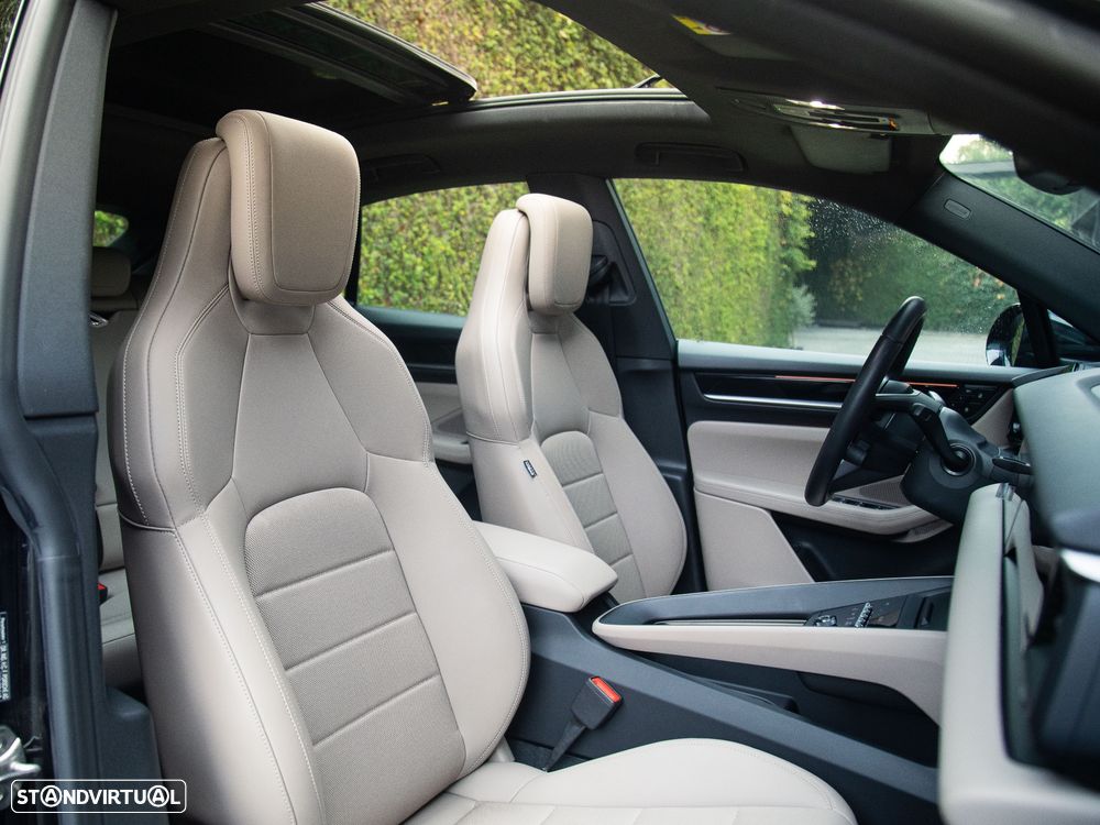 Porsche Macan Electric 4 - 18