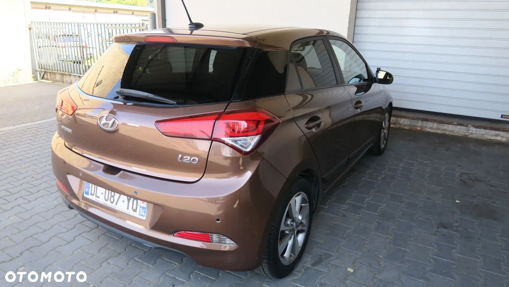 Hyundai i20 blue 1.2 YES Gold - 12