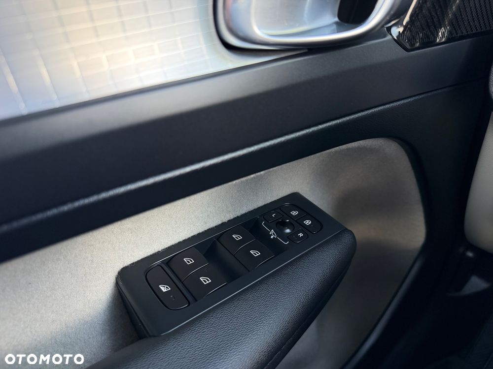 Volvo XC 40 T4 Geartronic Inscription - 35