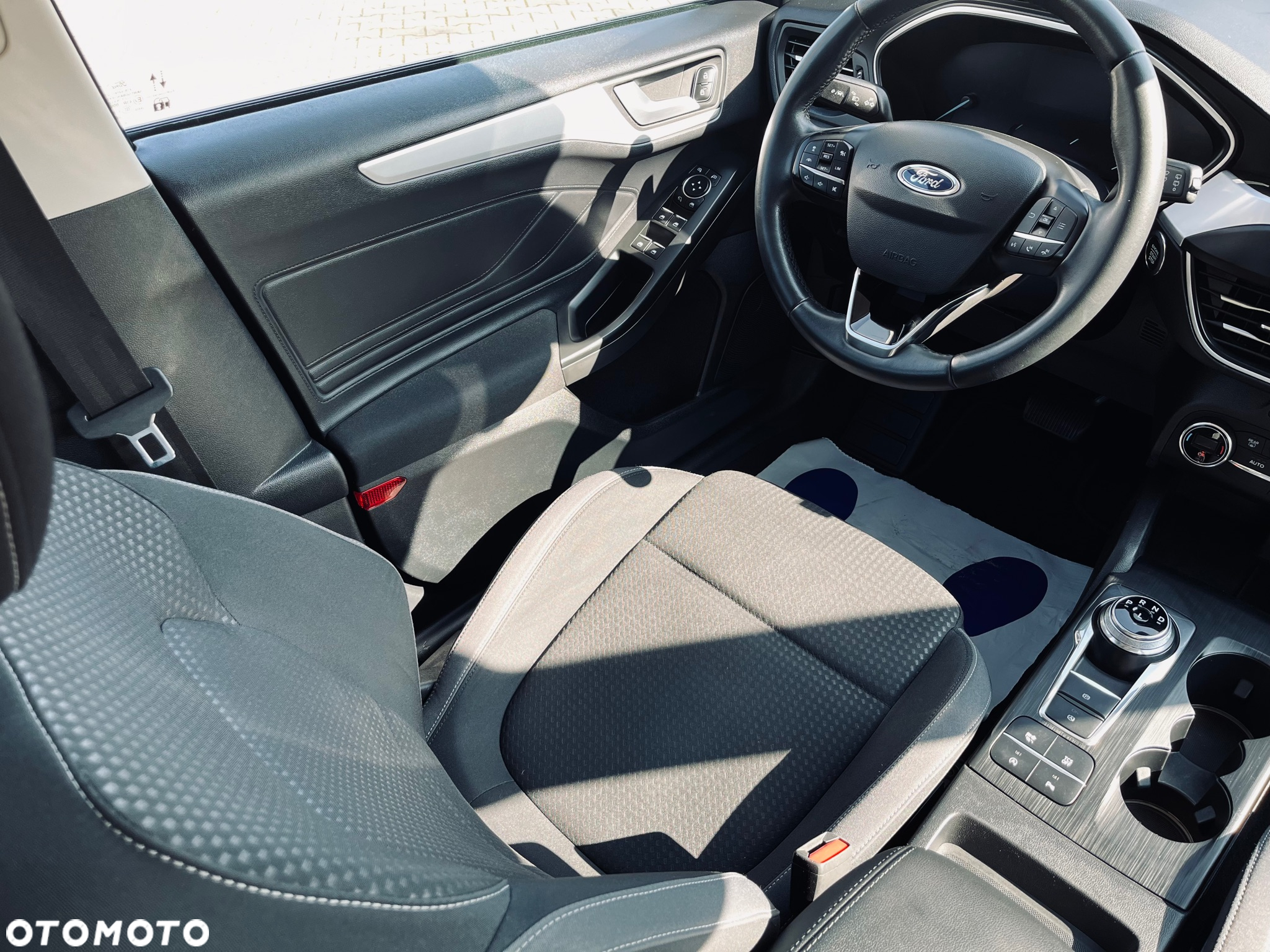 Ford Focus 1.0 EcoBoost Active Business - 24