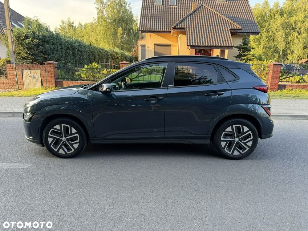 Hyundai Kona 49kWh Executive Plus - 6