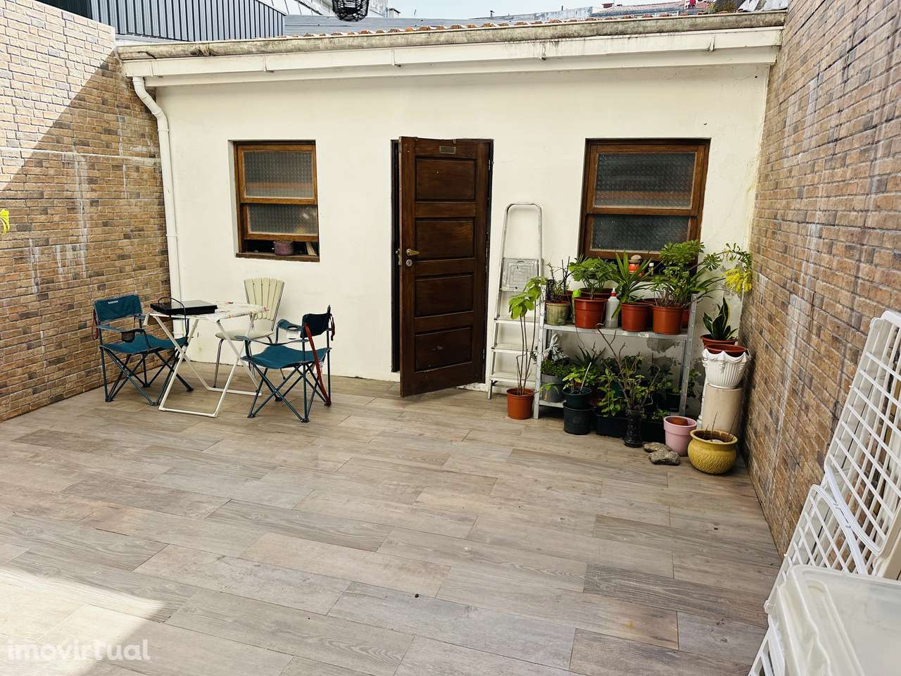 Apartamento T1+1, com terraço acolhedor, localização central no Porto - Grande imagem: 3/19