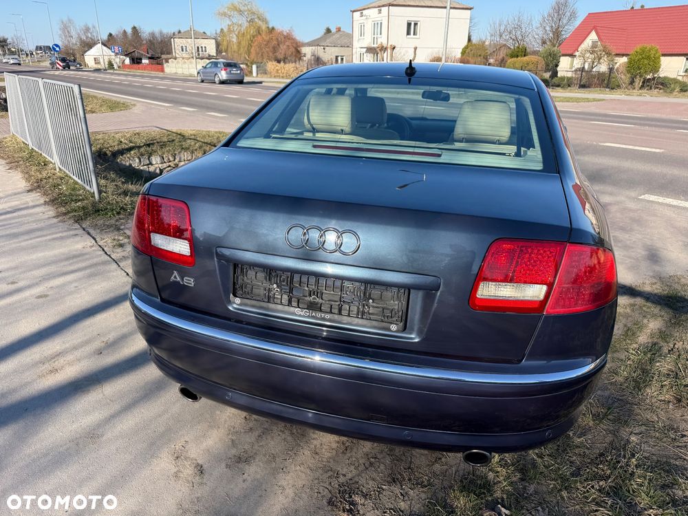 Audi A8 4.2 Quattro - 6