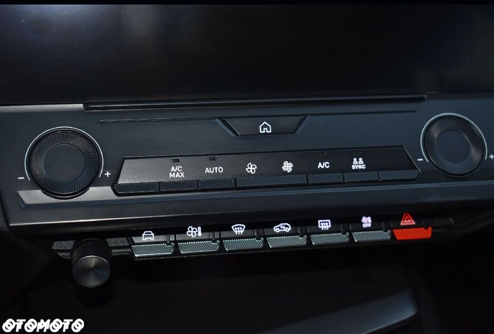 Peugeot 308 180 e-EAT8 GT - 24