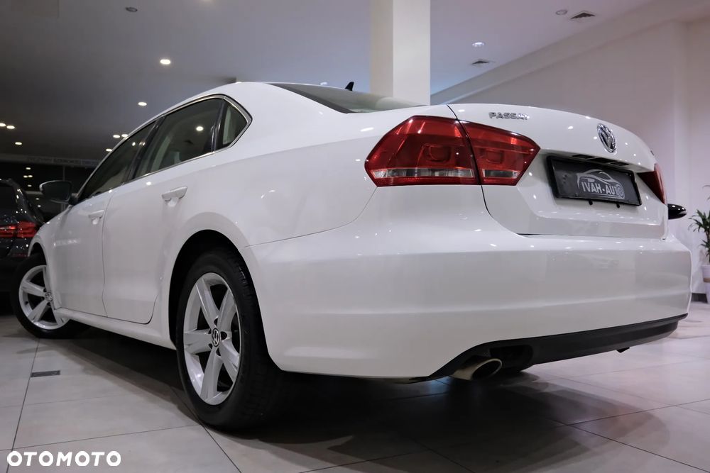 Volkswagen Passat - 11