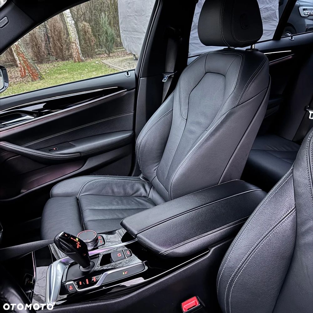 BMW Seria 5 530d Sport Line - 23