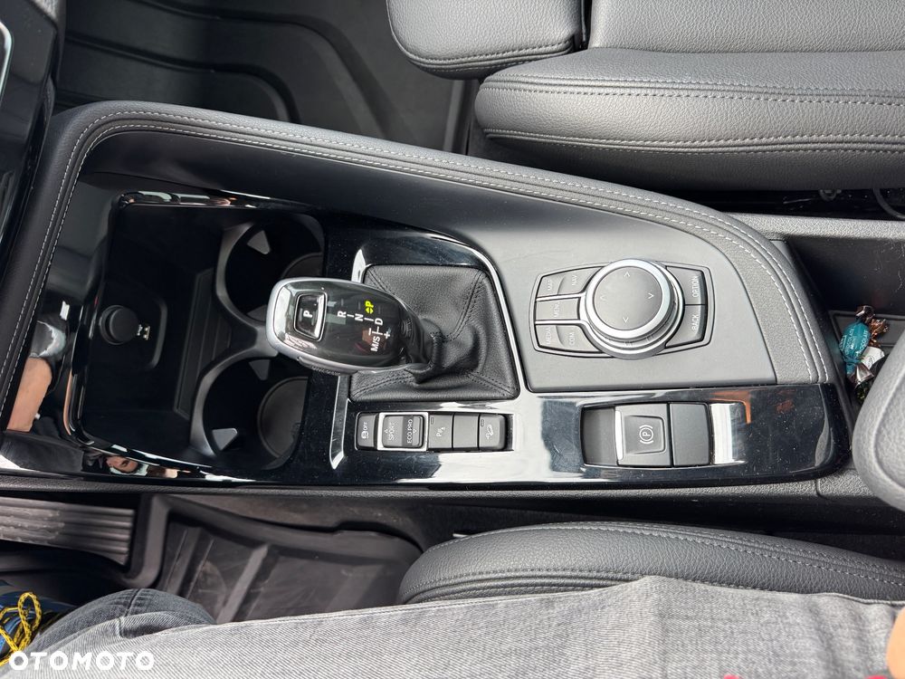 BMW X1 xDrive28i Sport Line - 28