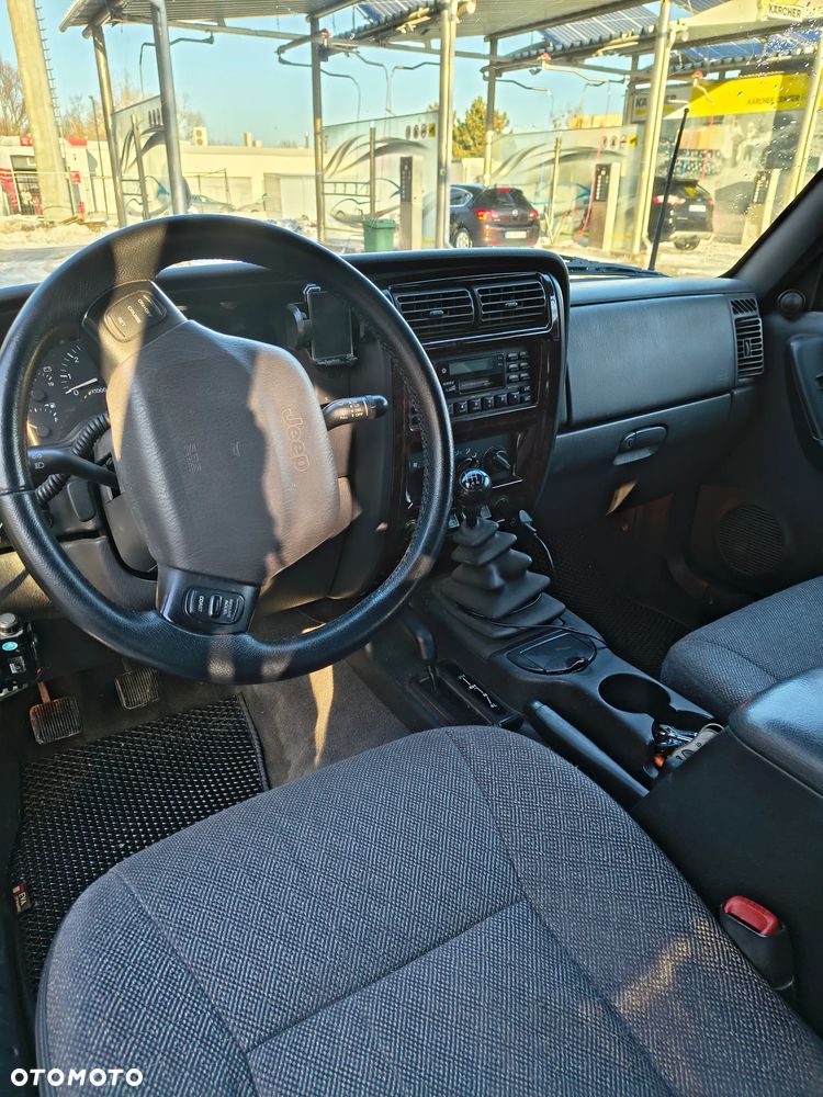 Jeep Cherokee - 9