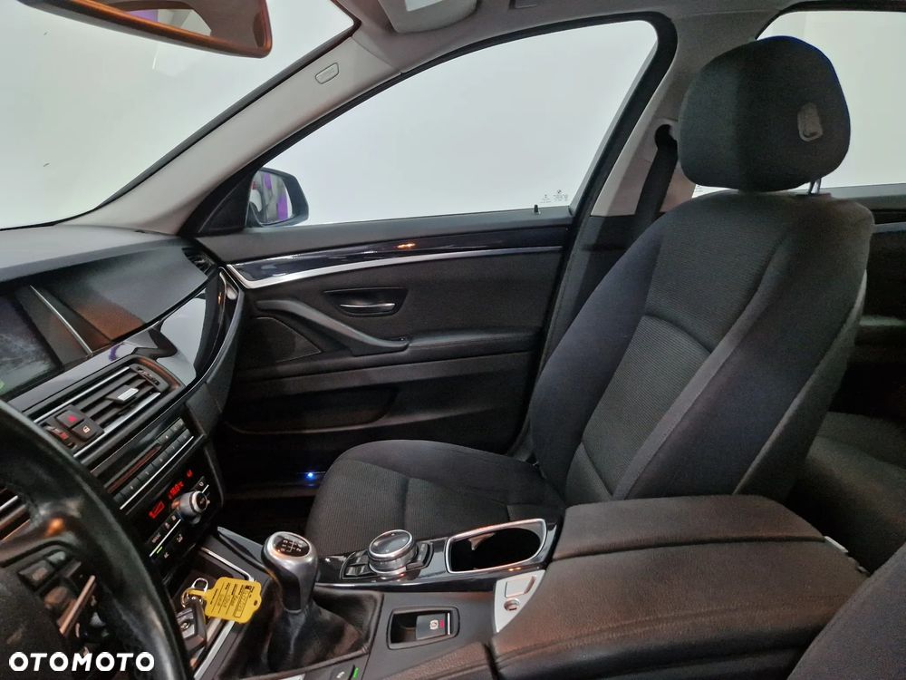 BMW Seria 5 520d - 26