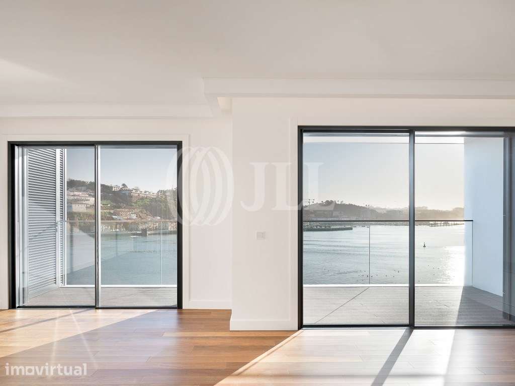 Apartamento T3 com varanda e vista rio, na Arrábida, Porto - Grande imagem: 4/37