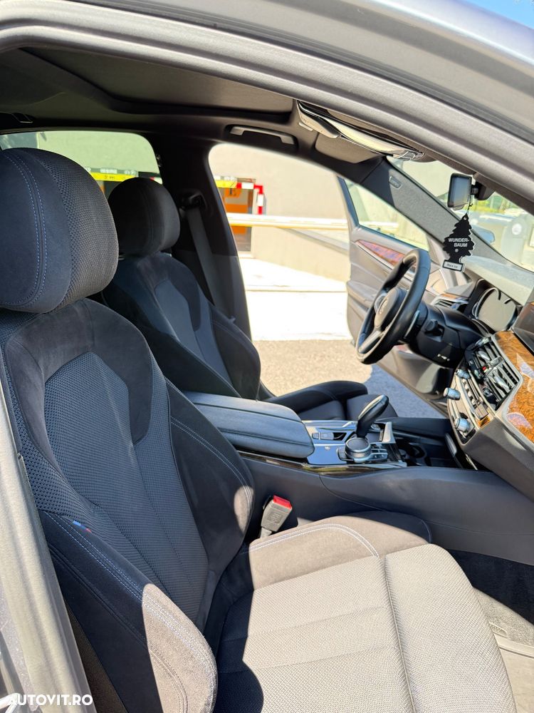 BMW Seria 5 530i xDrive AT - 13