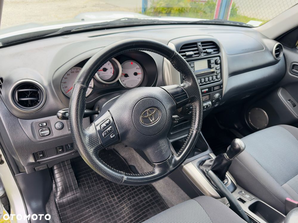 Toyota RAV4 - 18