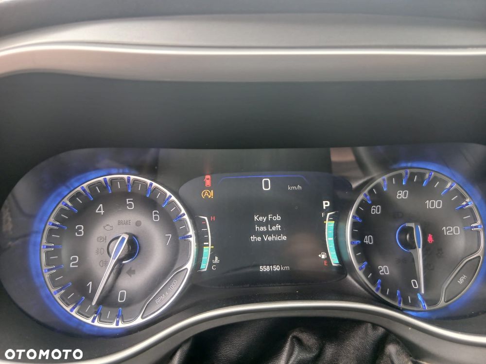 Chrysler Pacifica - 10
