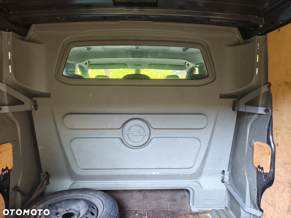 Opel Vivaro - 12