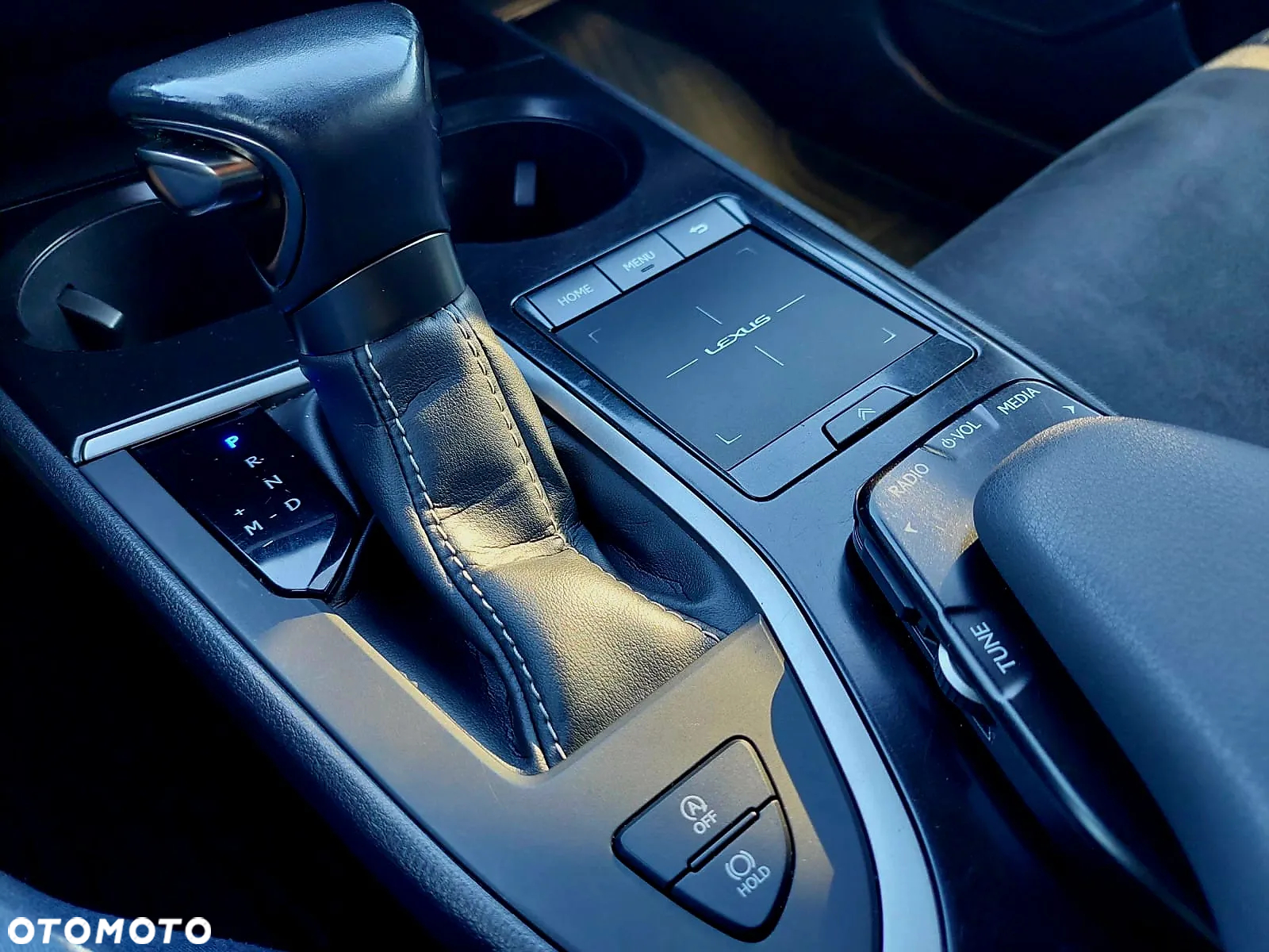 Lexus UX 200 GPF Pure 2WD - 34