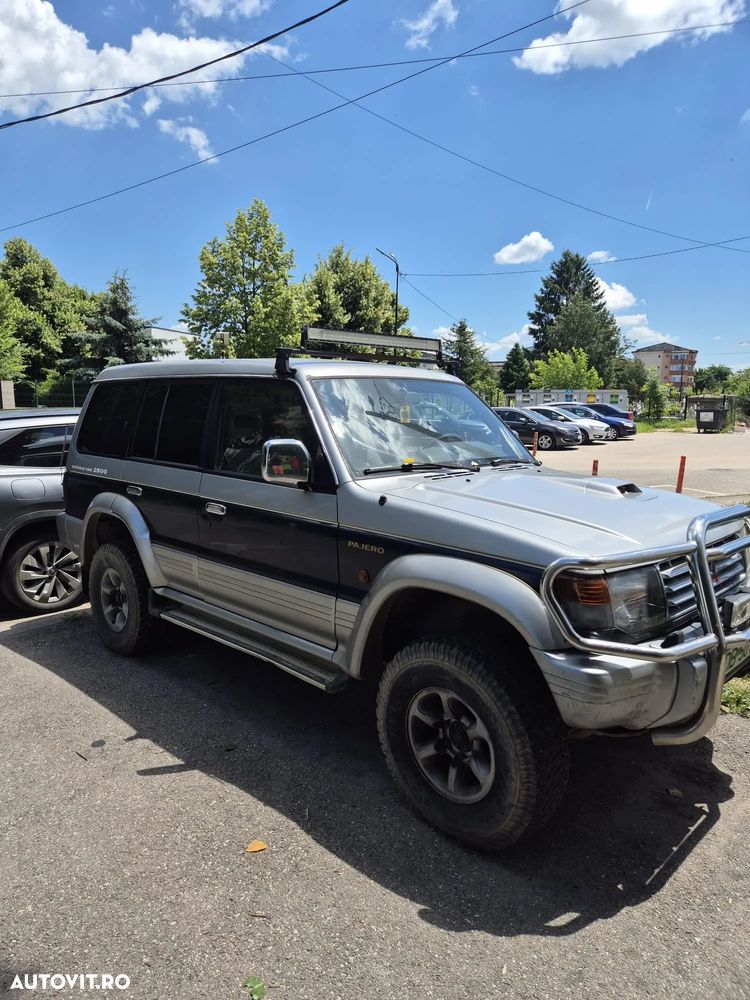Mitsubishi Pajero - 2