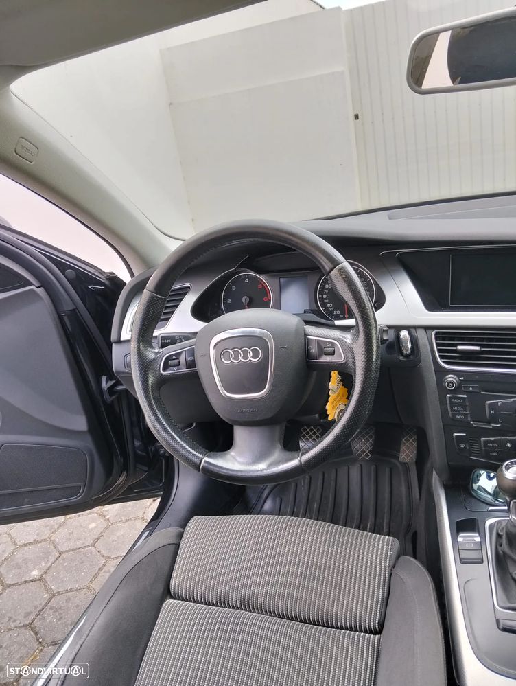 Audi A4 Avant 2.0 TDI - 10