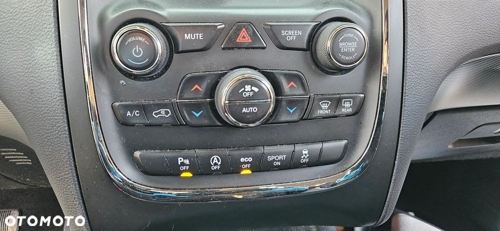 Dodge Durango 2017-2020 Panel klimatyzacji AC Panel sterowania nawiewem P68333643AA Ramka wyświetlacza radia  MAŁY WYŚWIETLACZ - 10