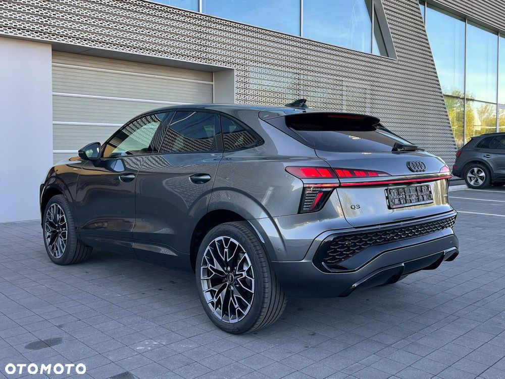 Audi Q3 Sportback - 13